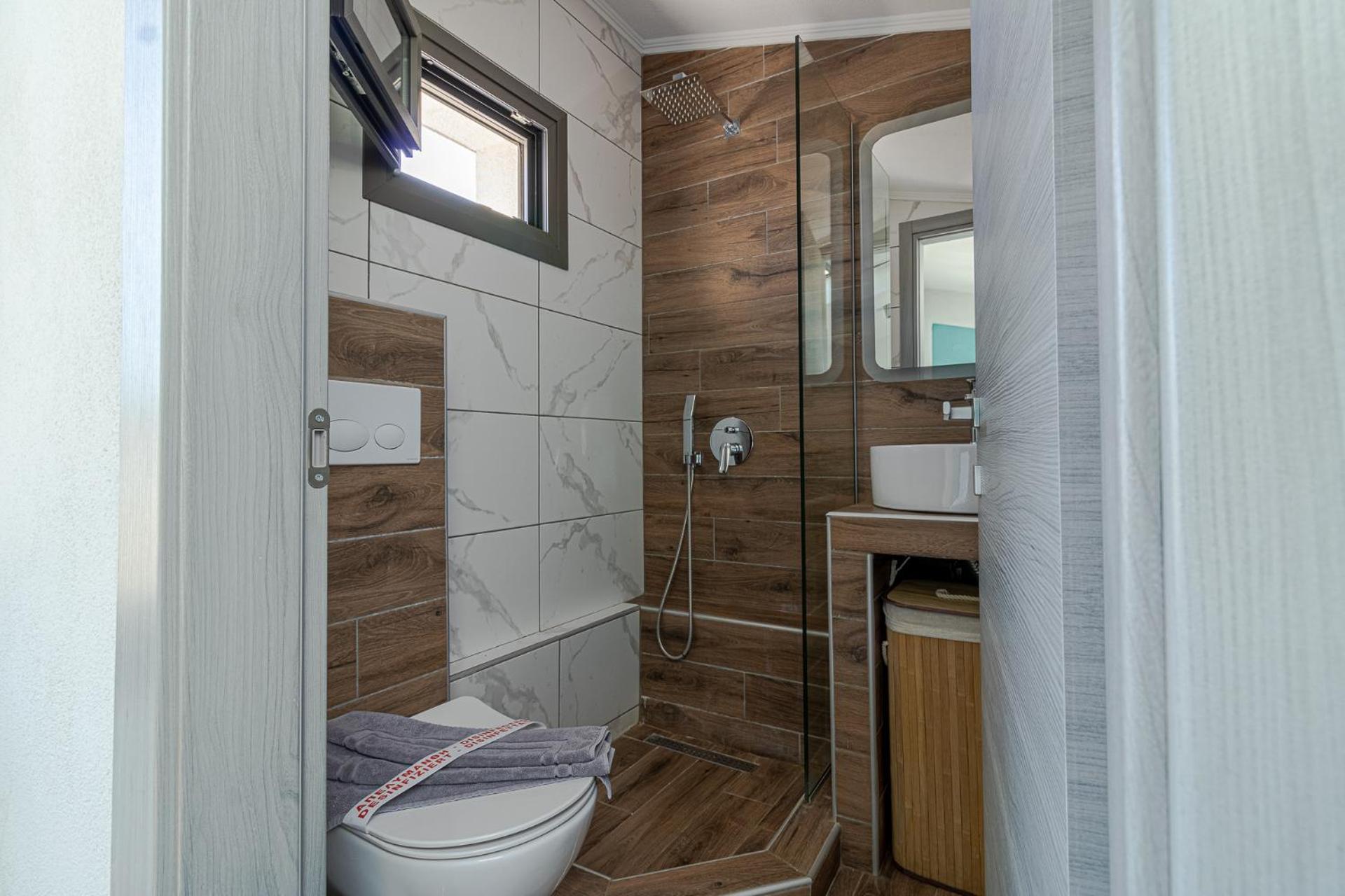 Street 90 Lux Aparts Керамоти